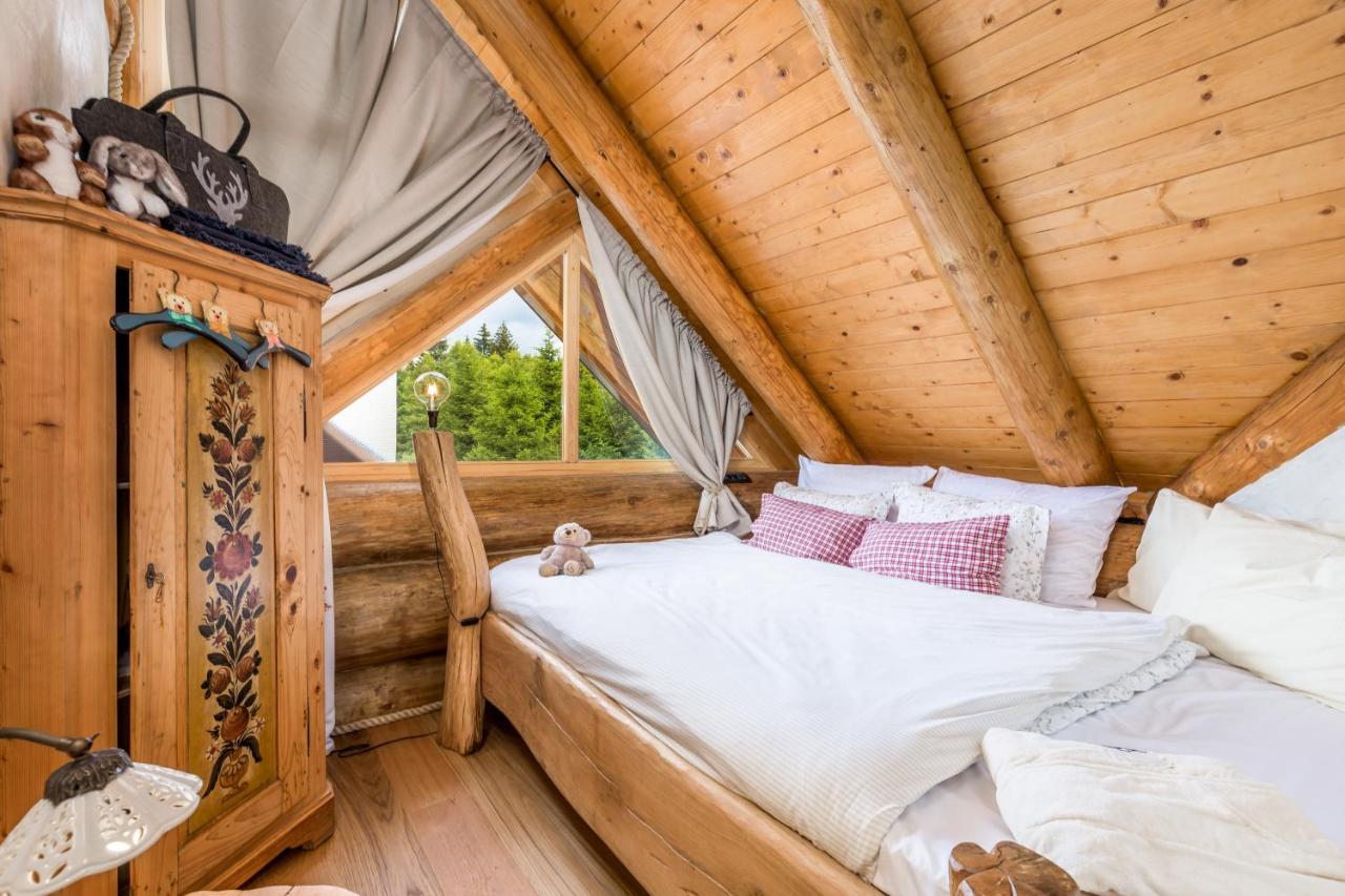 Kraljica Sume - Divjake Log Home Hlevci ภายนอก รูปภาพ