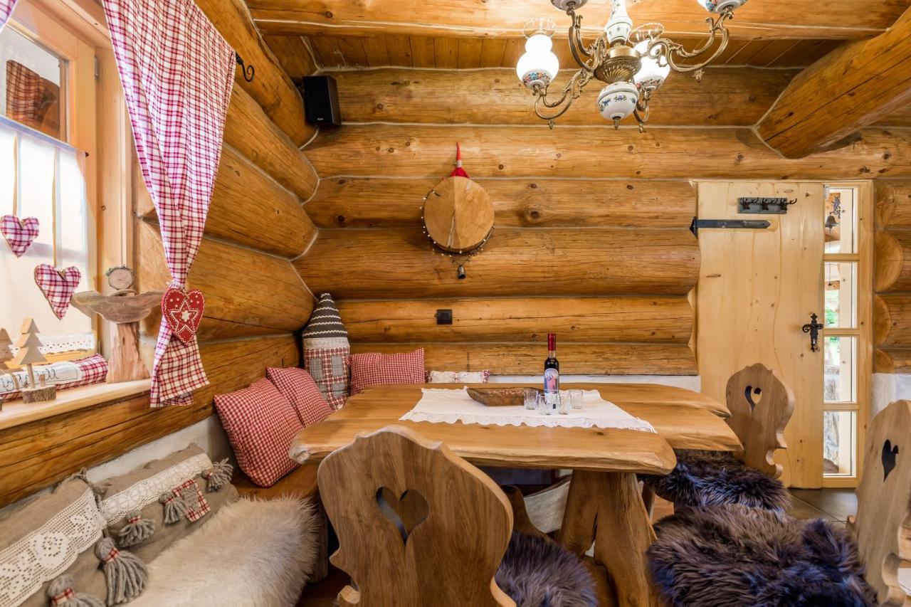 Kraljica Sume - Divjake Log Home Hlevci ภายนอก รูปภาพ