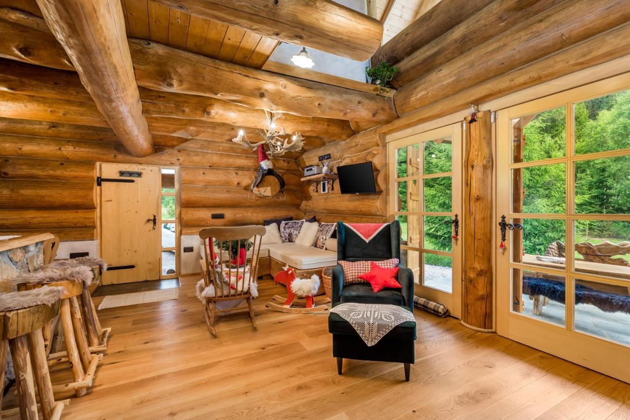 Kraljica Sume - Divjake Log Home Hlevci ภายนอก รูปภาพ