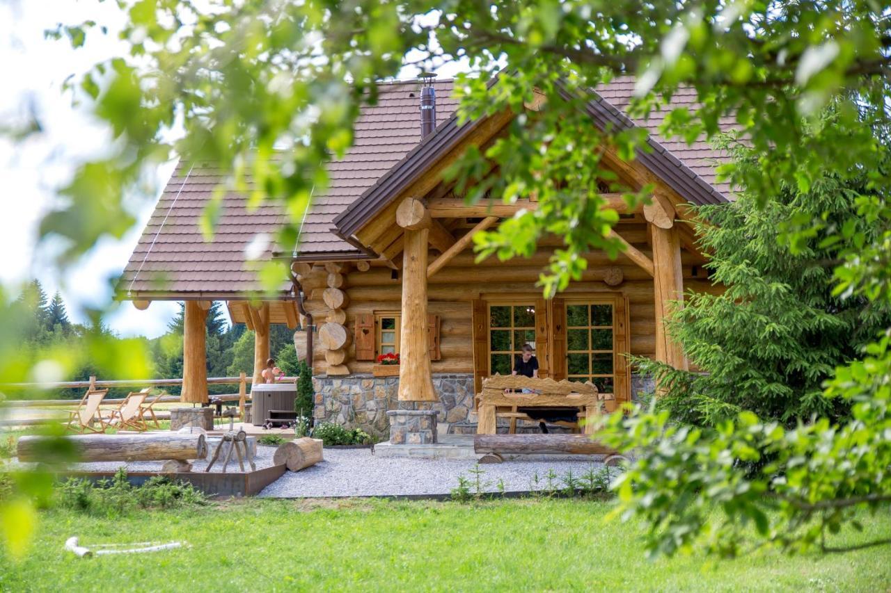 Kraljica Sume - Divjake Log Home Hlevci ภายนอก รูปภาพ