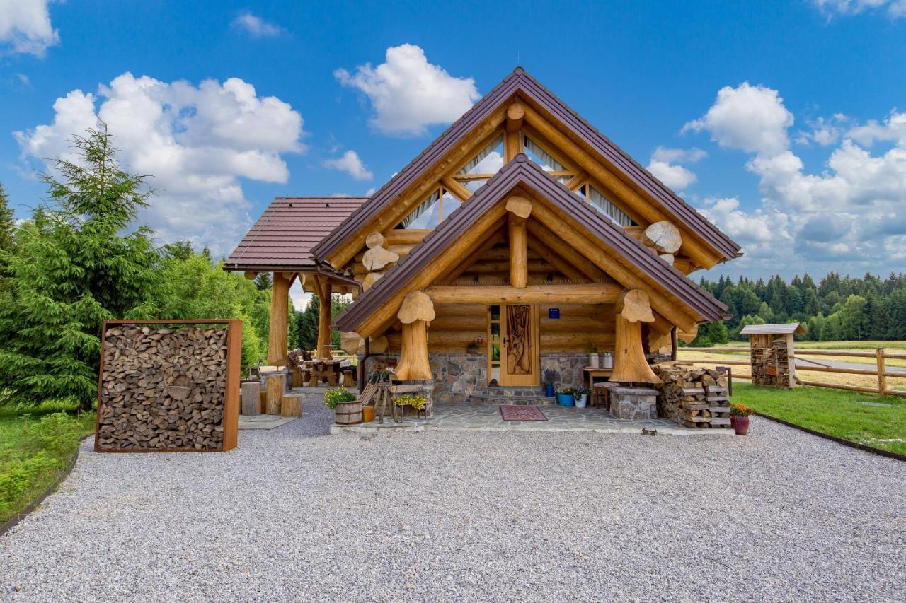 Kraljica Sume - Divjake Log Home Hlevci ภายนอก รูปภาพ