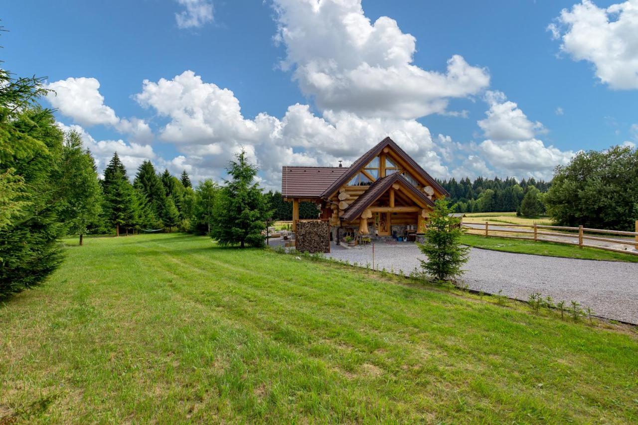 Kraljica Sume - Divjake Log Home Hlevci ภายนอก รูปภาพ