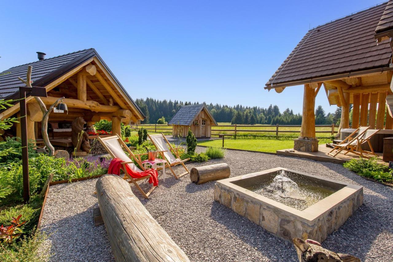 Kraljica Sume - Divjake Log Home Hlevci ภายนอก รูปภาพ